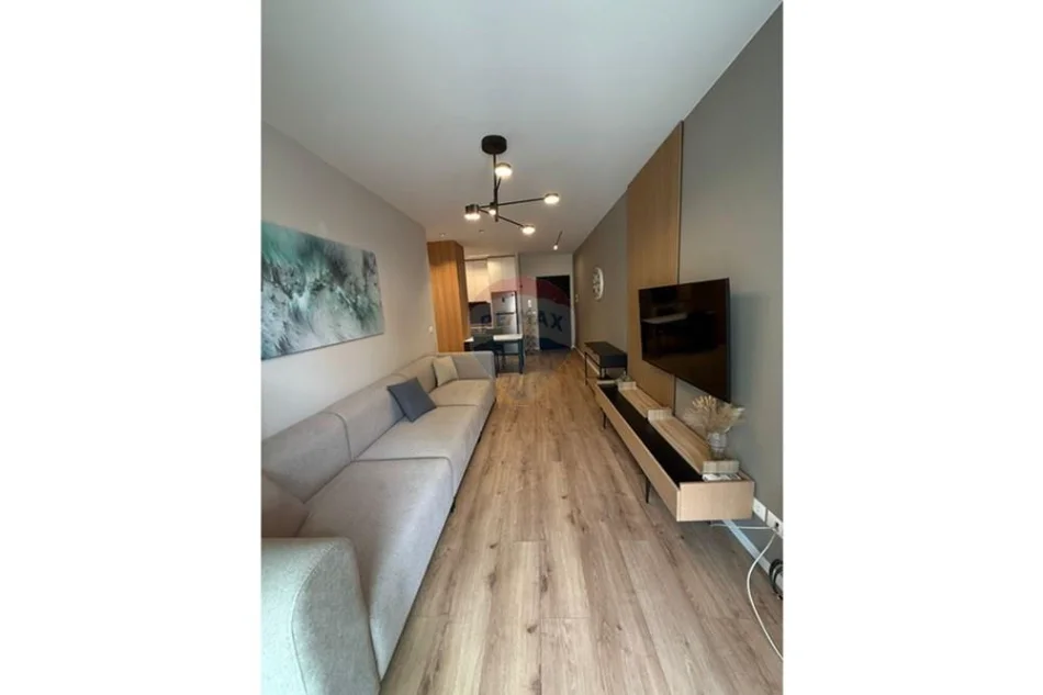 Tirane, jepet me qera apartament 1+1+Ballkon Kati 4, 65 m² 750 € (Liqeni i Thate)