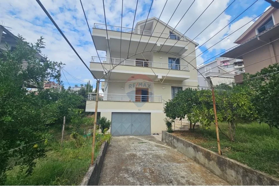 Tirane, shitet Vile , 6.000 m² 390.000 € 