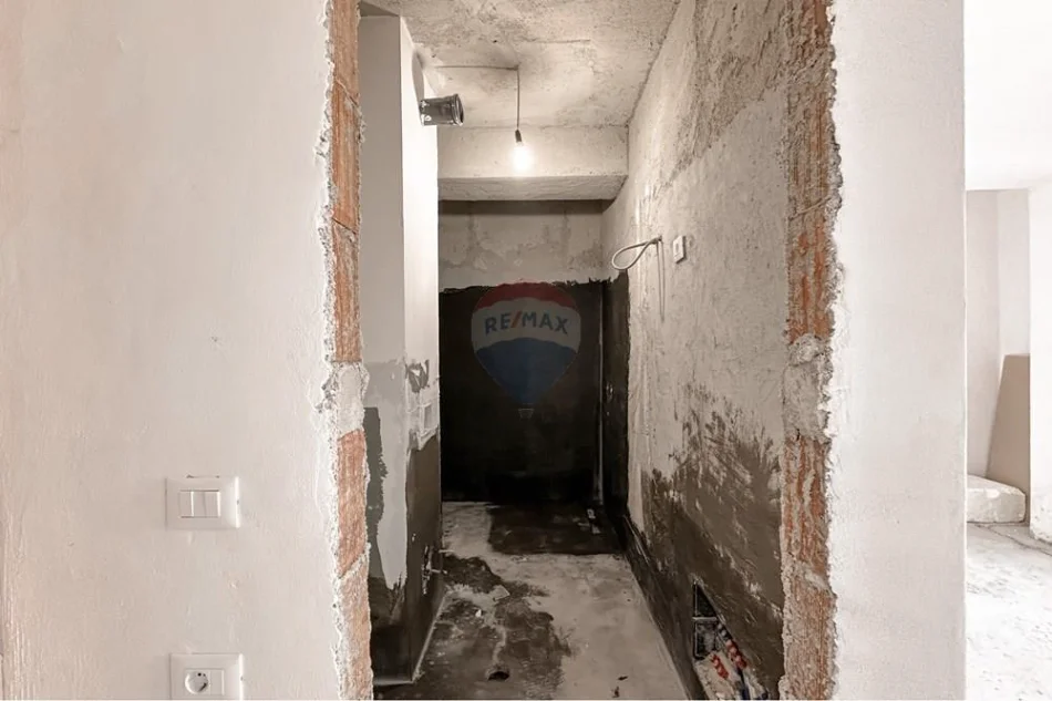 Tirane, shitet apartament , 273 m² 250.000 € 