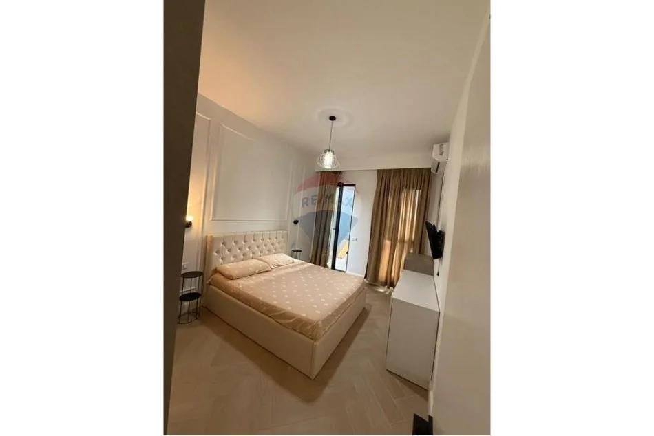 Tirane, jepet me qera apartament 1+1+Ballkon , 66 m² 800 € 