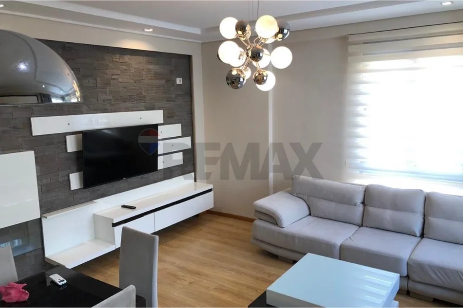 Tirane, jepet me qera apartament 3+1+Ballkon , 96 m² 800 € (Kodra e Diellit)