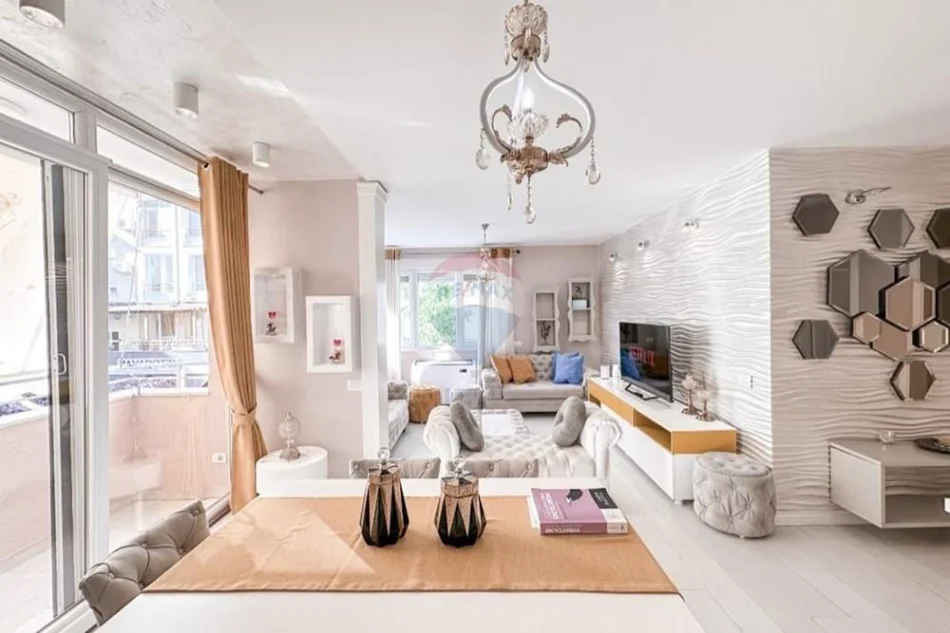 Tirane, jepet me qera apartament 2+1+Aneks+Ballkon , 105 m² 1.350 € (Kopshti Zoologjik, pranë Pavarotti)