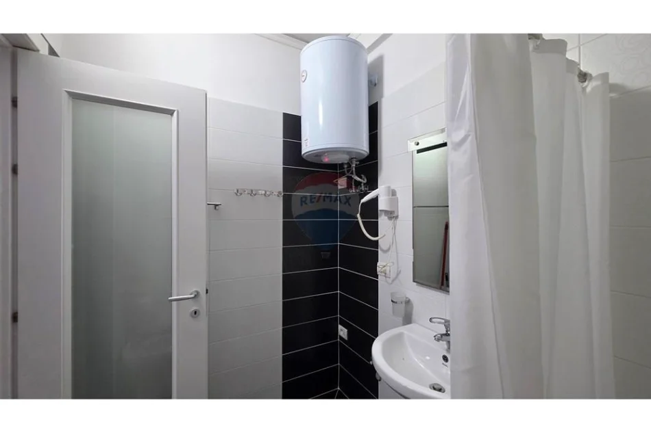 Vlore - Lungomare, shitet apartament 1+1+Ballkon Kati 2, 60 m² 130.000 € (Rruga Dhimitër Konomi, Vlore)