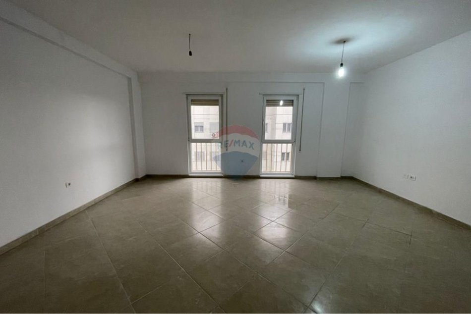 Tirane, shitet apartament 2+1+Ballkon , 119 m² (Blloku I Vilave, Tiranë)