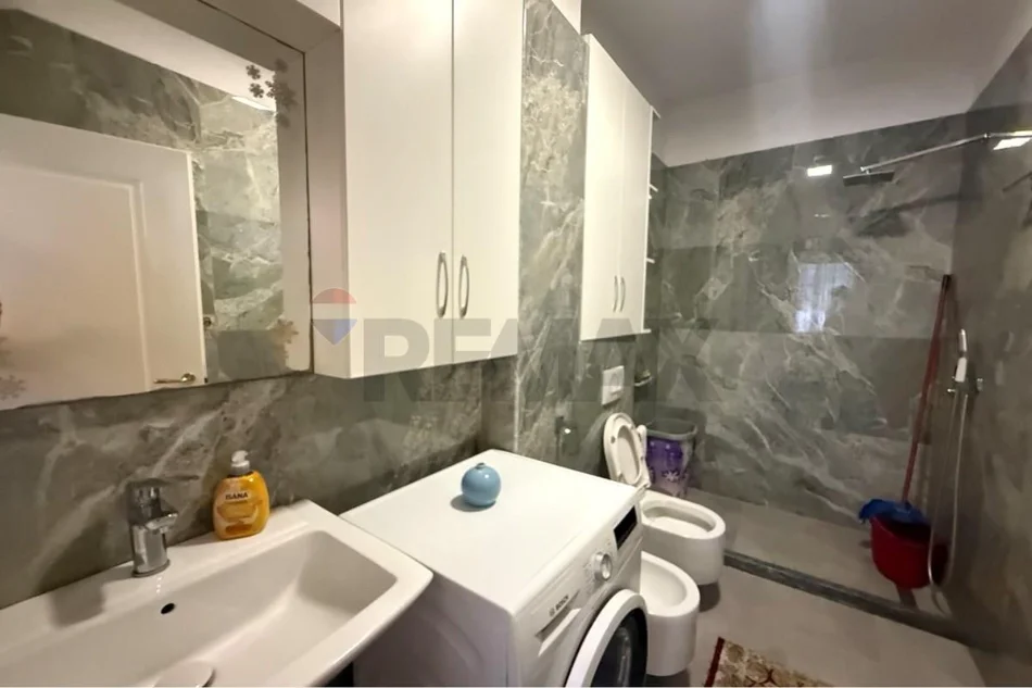Tirane, jepet me qera apartament , 87 m² 550 € 