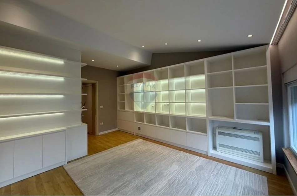 Tirane, shitet Vile 3+1 , 215 m² 490.000 € (kodra diellit 1)