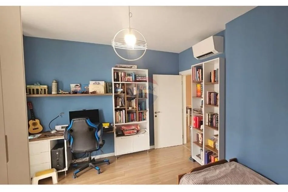 Tirane, jepet me qera apartament 2+1 Kati 5, 105 m² 700 € 