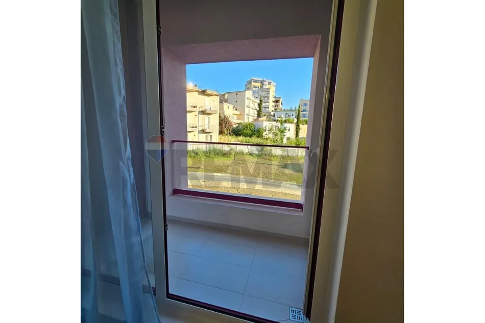 Tirane, jepet me qera apartament 1+1+Ballkon , 60 m² 530 € (Kompleksi Mangalem)