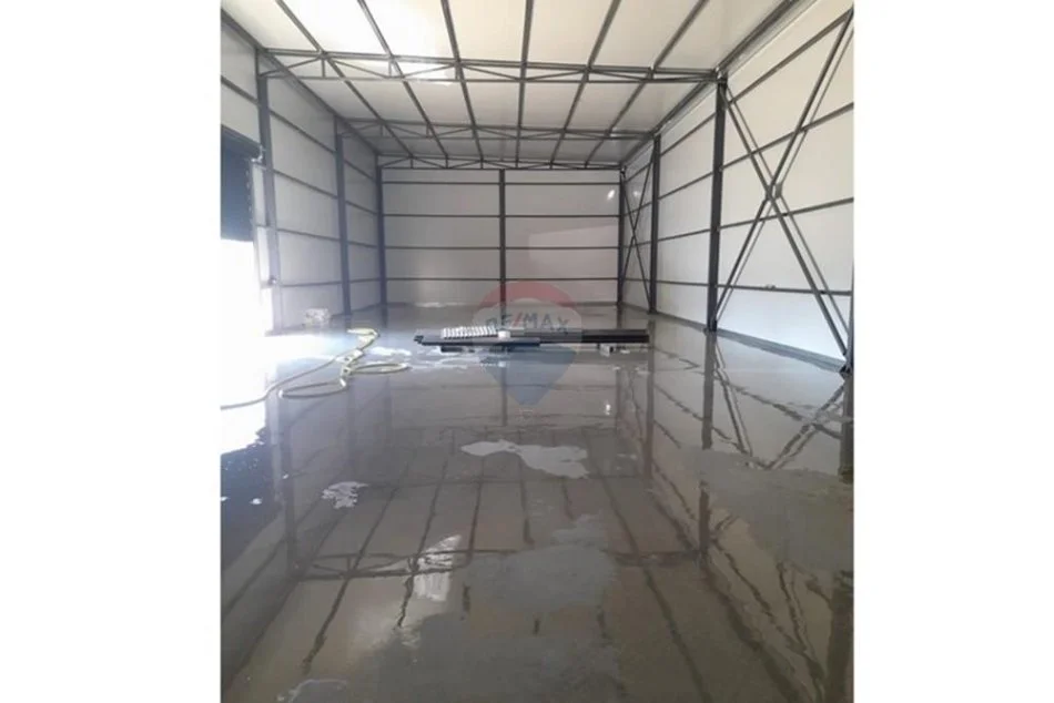 Tirane, jepet me qera ambjent biznesi , 1.200 m² 2.000 € (Fundjave Ndryshe)