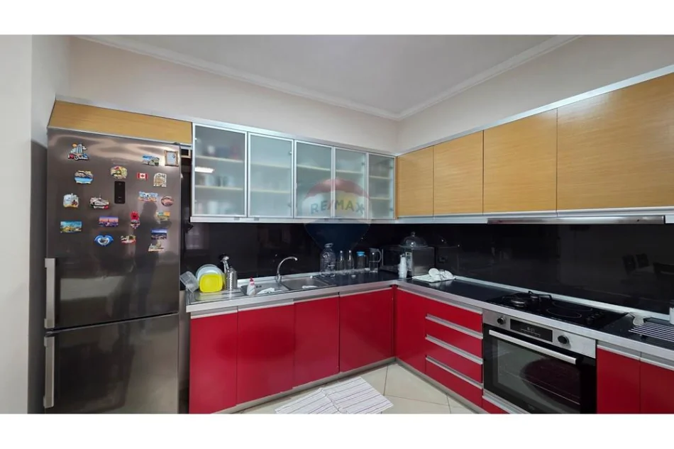 Vlore, shitet apartament 2+1+Aneks+Ballkon Kati 7, 131 m² 185.000 € (Rruga e Cipajve, Vlore)