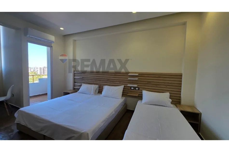 Vlore - Lungomare, jepet me qera garsonier Studio Kati 8, 42 m² 350 € (Rruga Reshat Osmani, Lungomare, Vlore)