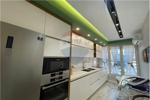 Tirane, jepet me qera 2+1 , 80 m² 800 € (21 Dhjetori, Shqipëri)