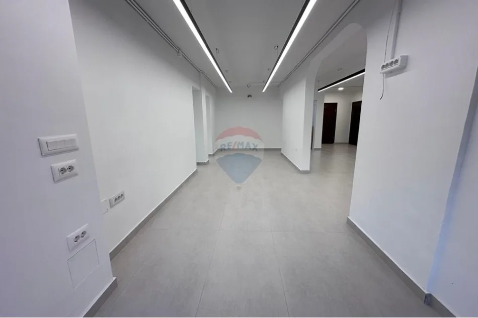 Tirane, jepet me qera , 106 m² 850 € 