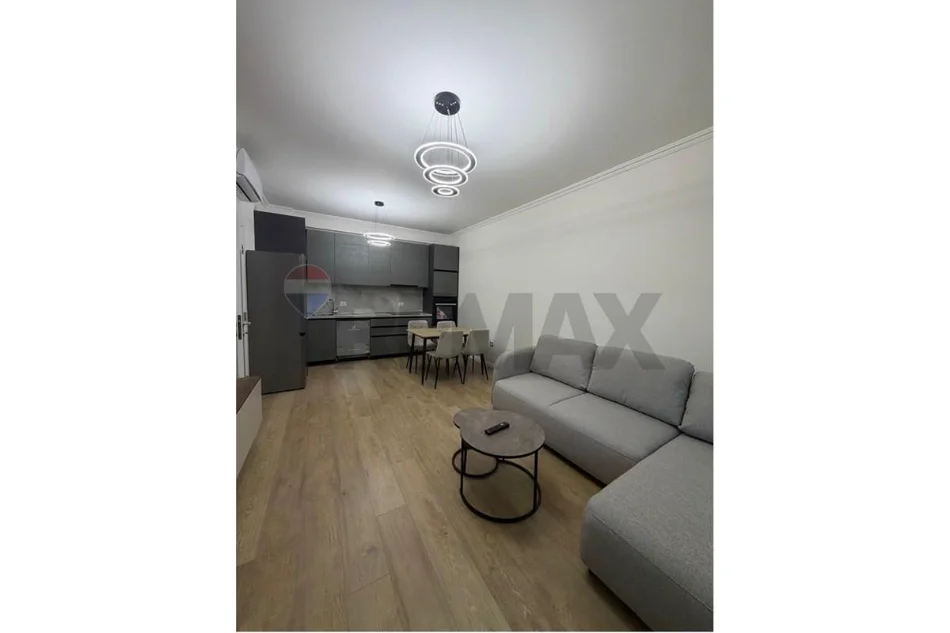 Tirane, jepet me qera apartament , 65 m² 800 € 