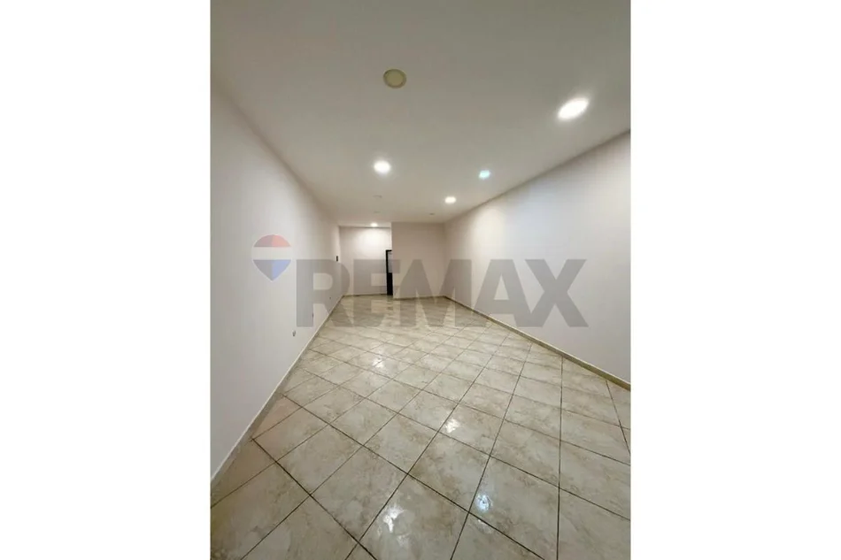 Tirane, jepet me qera , 50 m² 900 € 