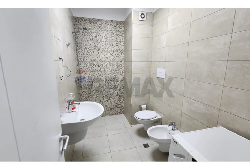 Tirane, jepet me qera apartament 1+1 Kati 6, 56 m² 49.998 € (Rruga e Dibres)