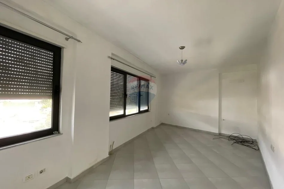 Tirane, jepet me qera apartament , 106 m² 198.999 € (ish tregu elektrik)