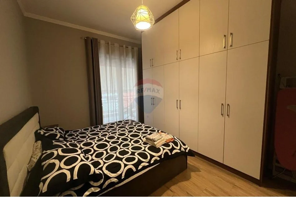 Tirane, jepet me qera apartament 1+1+Ballkon Kati 6, 72 m² 790 € (Kompleksi Delijorgji)