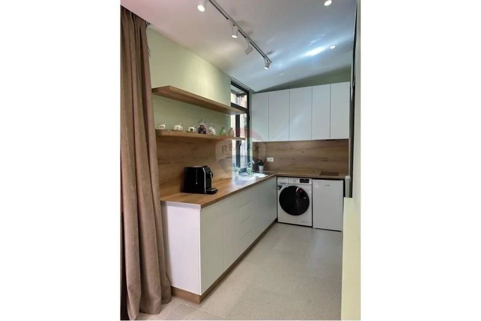 Tirane, jepet me qera apartament 1+1 , 64 m² 750 € 