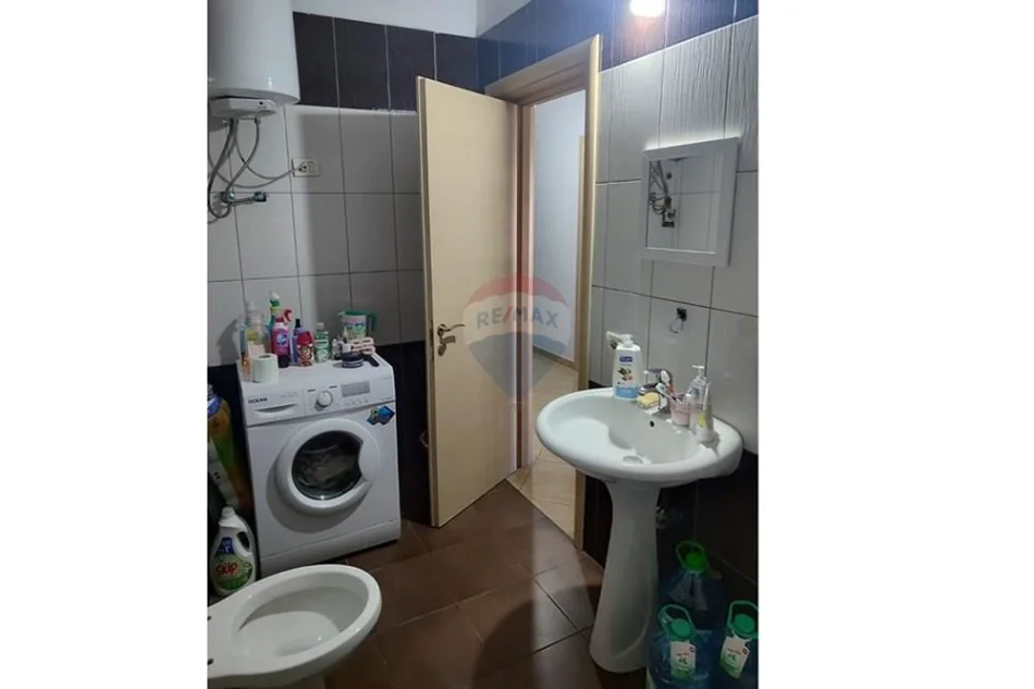 Tirane, jepet me qera apartament 1+1 Teodor Keko
