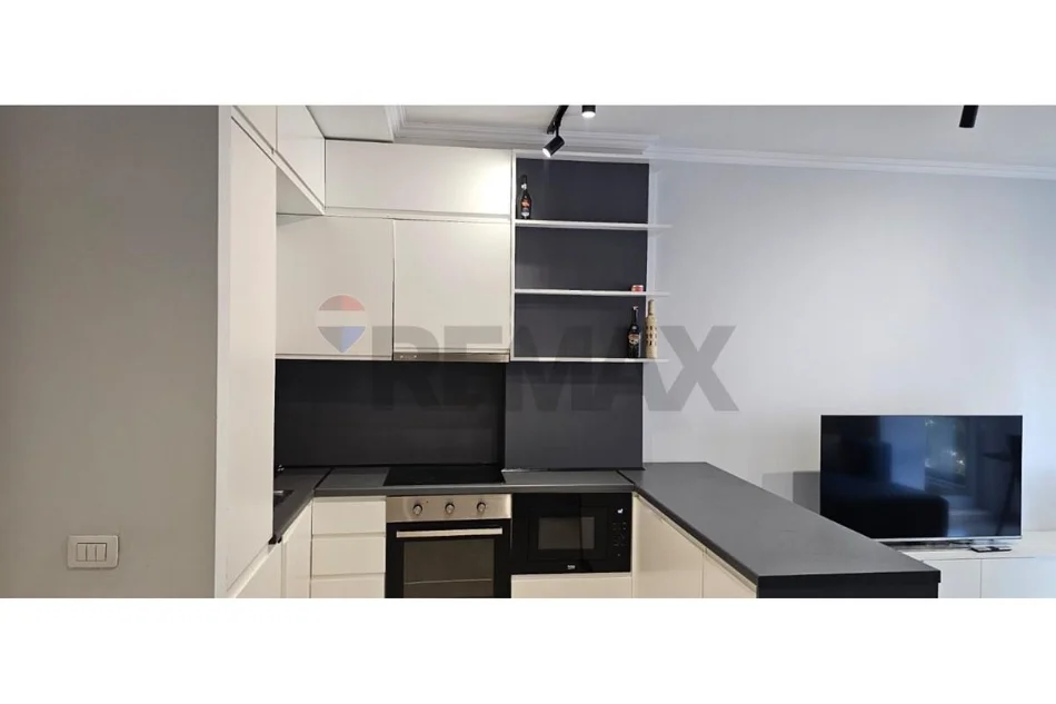 21 Dhjetori, Kompleksi Magnet, Japim me Qira Apartament 1+1 - 60000 Lek