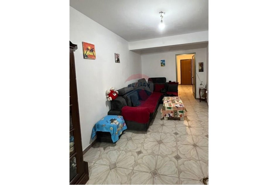 Tirane, jepet me qera apartament 2+1 , 73 m² 650 € (Mine Peza)