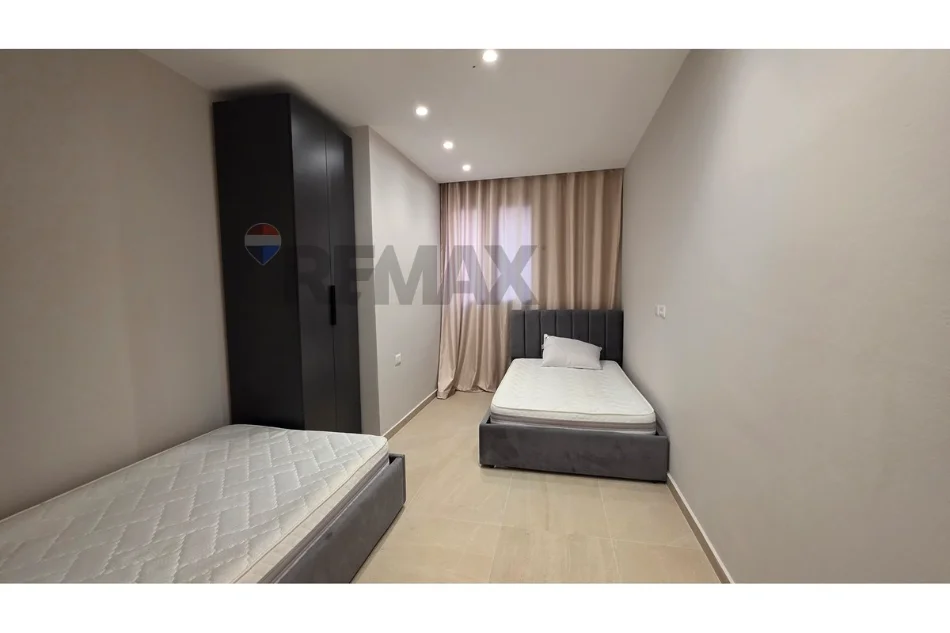Vlore - Lungomare, shitet apartament 2+1+Ballkon , 102 m² 390.000 € (Rruga Aleksander Moisiu, Vlore)