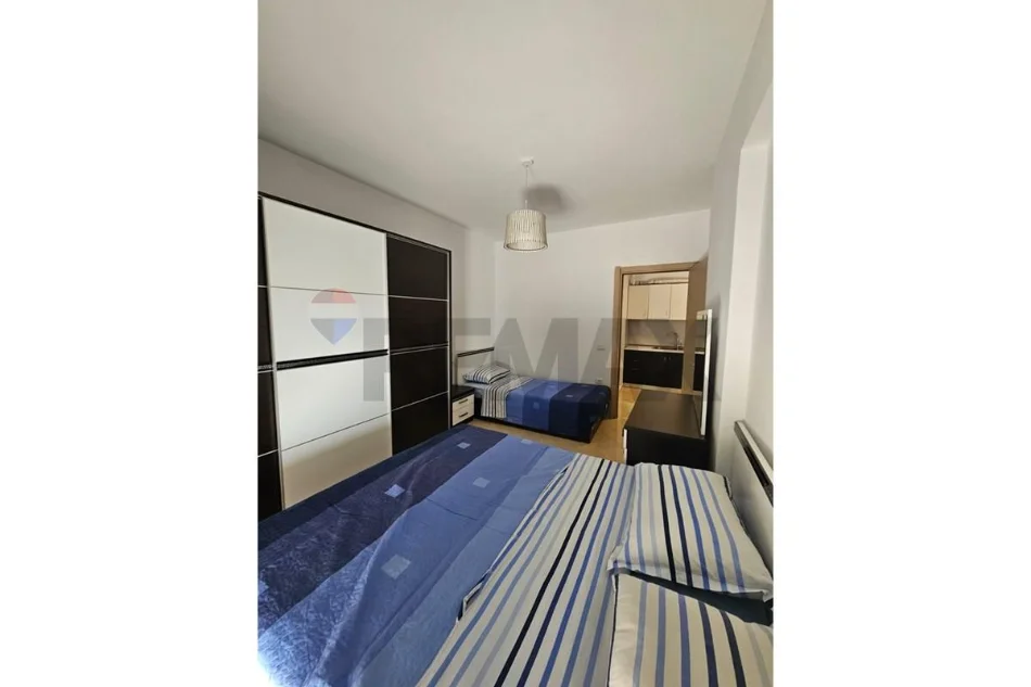 Vlore - Lungomare, jepet me qera apartament 1+1 Kati 3, 65 m² (Rruga Reshat Osmani, Vlore)