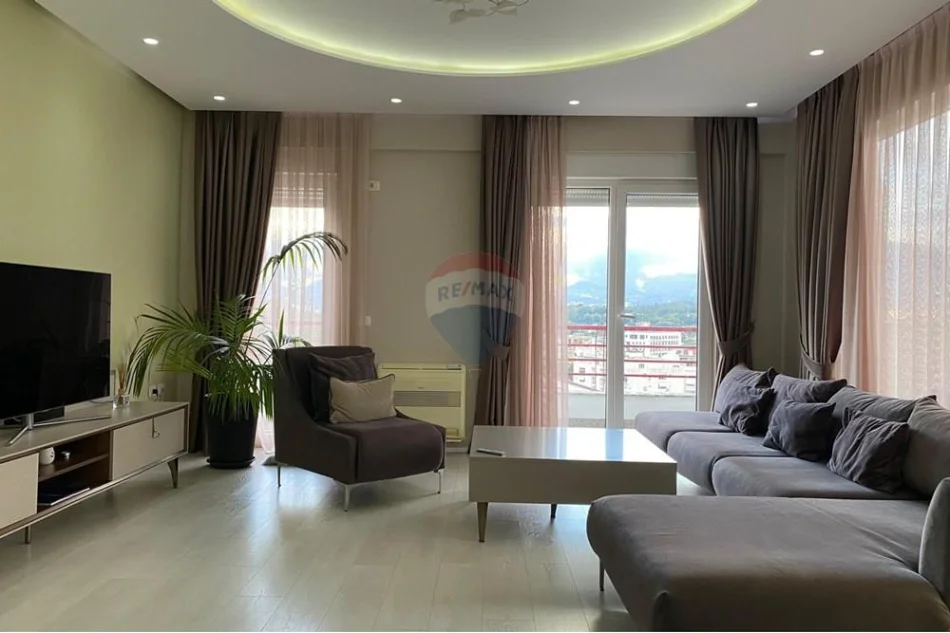 Tirane, jepet me qera apartament , 172 m² 1.400 € 
