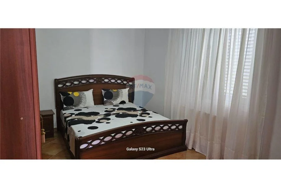 Tirane, jepet me qera apartament+verande | Penthouse 3+1+Ballkon , 250 m² 800 € 