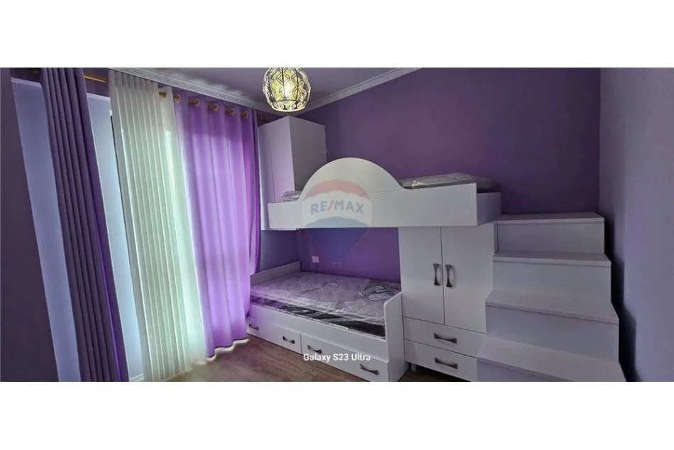 Tirane, jepet me qera apartament 2+1+Ballkon , 111 m² 1.300 € 