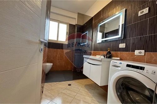 Jepet me qera apartament 2+1+Ballkon , 550 € (Fresku, Kompleks i Ri)