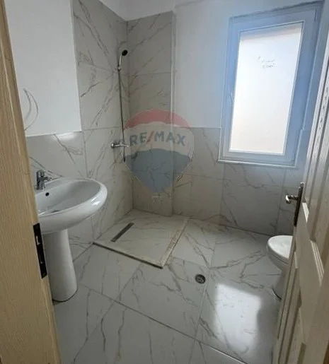 Tirane, shitet apartament 2+1 , 115 m² 140.000 € (Pallatet e Verdha)