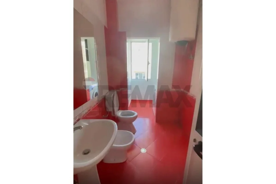Tirane, jepet me qera apartament , 60 m² 530 € (Rruga Irfan Tomini, Tiranë)