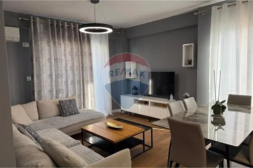 Jepet me qera apartament 2+1 Kati 4, 96 m² 650 €
