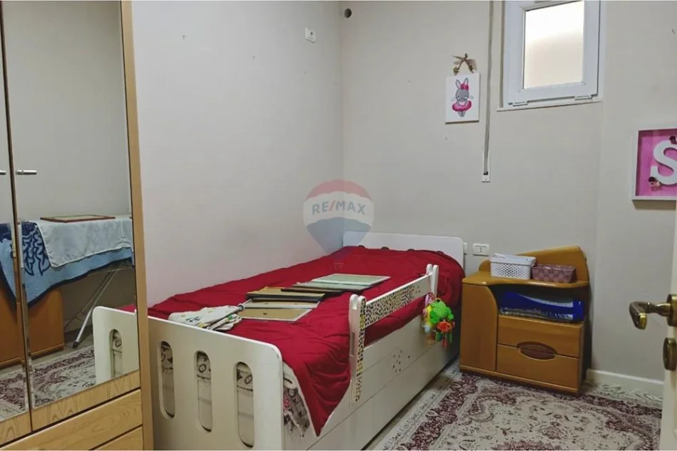 Tirane, shitet apartament 3+1 Kati 5, 246 m² 232.000 € (Linze)