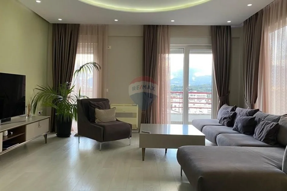Tirane, jepet me qera apartament , 172 m² 1.400 € 