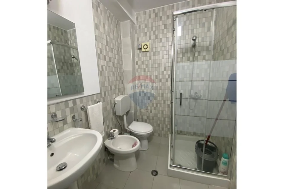 Tirane, jepet me qera apartament , 75 m² 550 € 