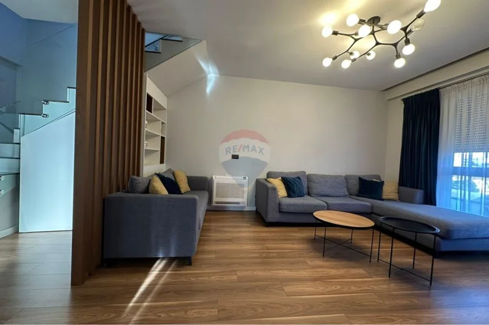 Tirane, jepet me qera apartament 3+1+Aneks+Ballkon , 120 m² 740 € (Rruga 5 Maji)