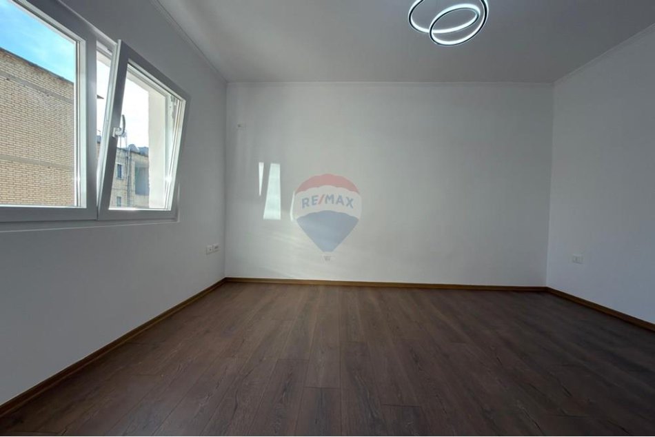Tirane, shitet apartament 2+1 Kati 4, 77 m² 145.000 € (Sheshi Shtraus, Tiranë(ID: 530181047-532)