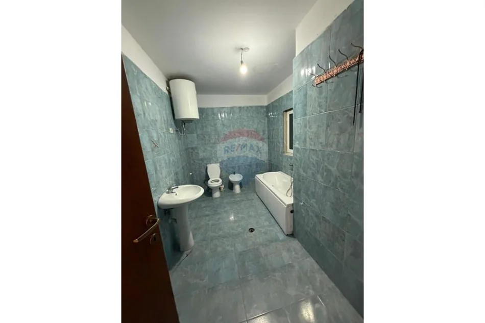 Tirane, shitet apartament , 97 m² 127.900 € 