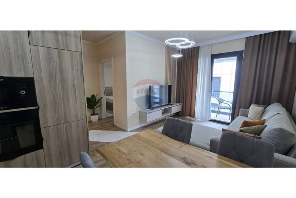 Tirane, jepet me qera apartament 1+1+Ballkon , 67 m² 1.000 € 