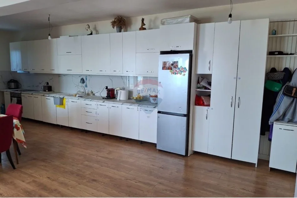 Vlore - Lungomare, shitet apartament+verande | Penthouse 2+1+Ballkon Kati 9, 160 m² 320.000 € (Rruga Sazani,plazh i vjeter, Vlore)