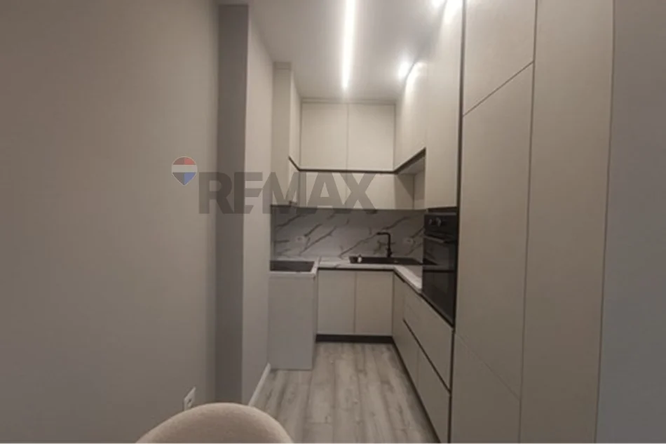 Tirane, jepet me qera apartament 1+1+Aneks+Ballkon Kati 3, 75 m² 650 € (Don Bosko)