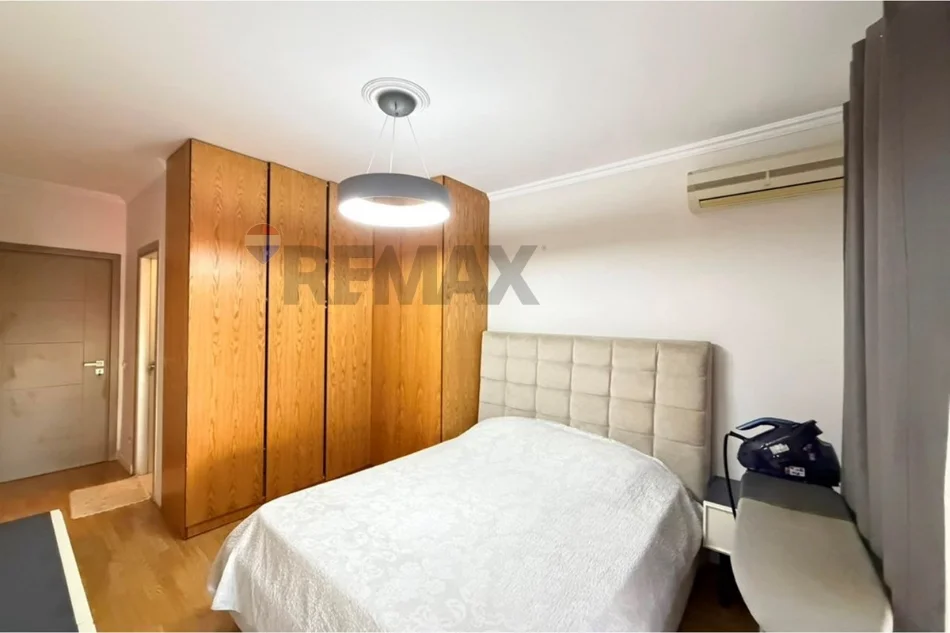 Tirane, shitet apartament 2+1+Ballkon , 132 m² 365.000 € (kompleksi kika1)