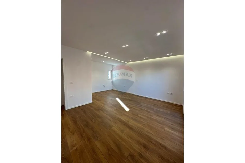 Tirane, shitet apartament , 75 m² 193.000 € 