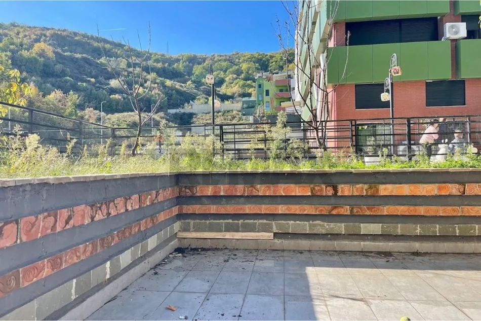 Tirane, shitet apartament , 122 m² 172.000 € 