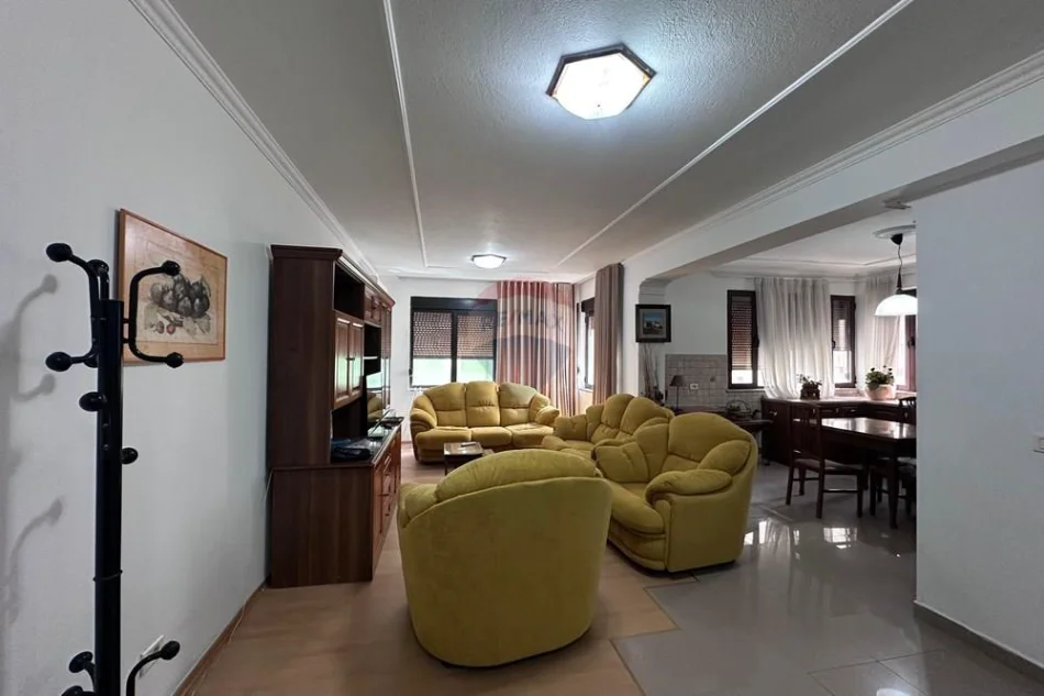 Tirane, jepet me qera apartament Kati 7, 110 m² 1.040 € 