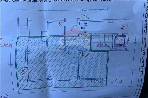 Tirane, jepet me qera apartament 1+1 Kati 7, 106 m² 300 € (Kinostudio - Rrethinë - Kinostudio, Shqipëri)