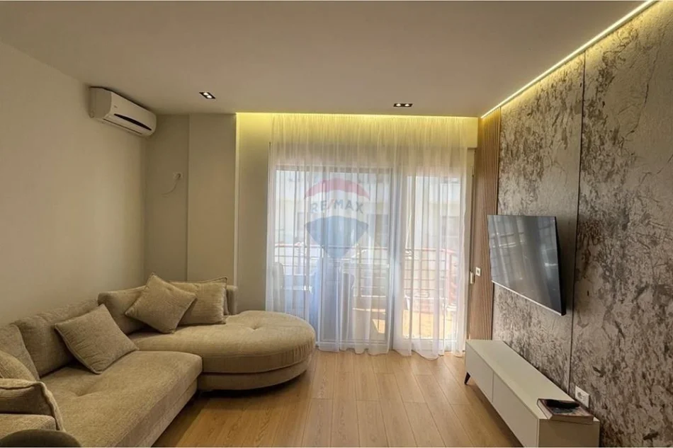 Shitet Apartament 1+1~ Pamje nga Deti|Qerret